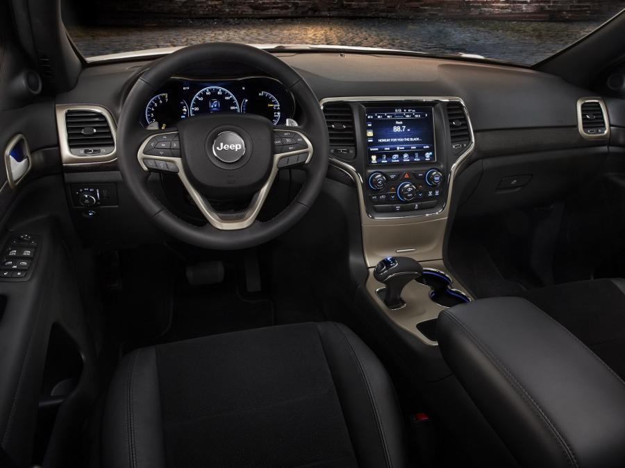  Jeep Grand Cherokee Altitude 2014 года  (фото 2 из 3)